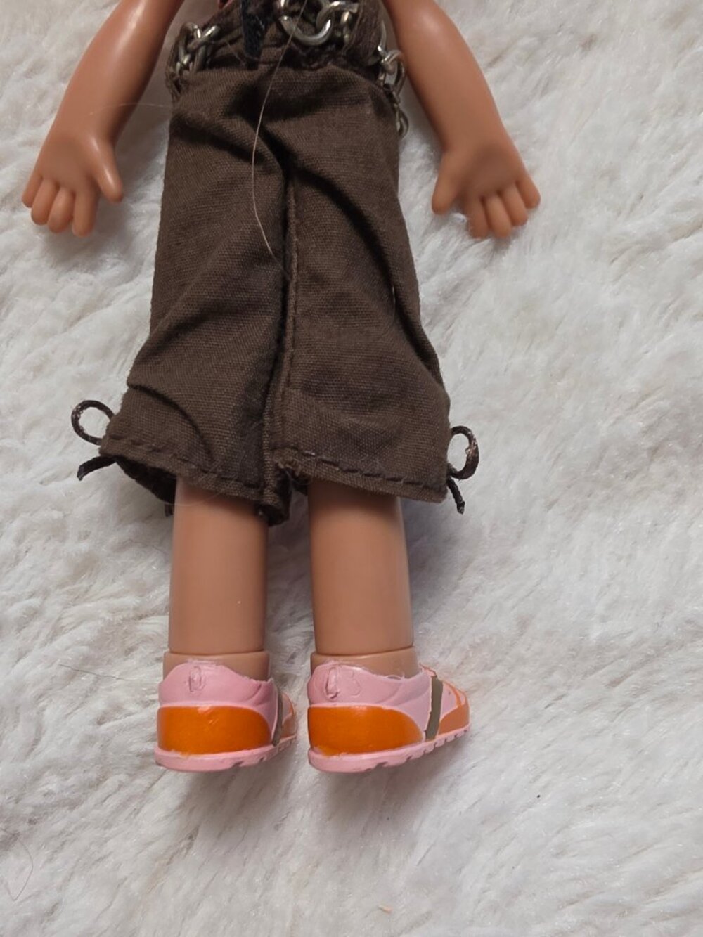Vintage Bratz Kidz Yasmin Doll 2006 RC Motor Scooter Complete Outfit Cargo Pants - Picture 7 of 7